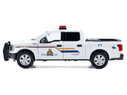 2019 Ford F-150 Lariat Crew Cab Pickup Truck "Royal Canadian Mounted Police" White with Flashing Light Bar and Front and Rear Lights and Sounds "Law Enforcement and Public Service" Series 1/24-1/27 Diecast Model Car by M image 2