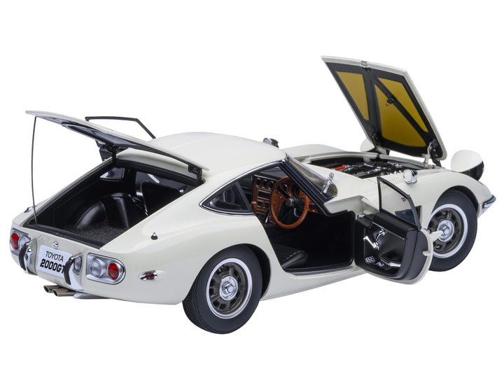 1967 Toyota 2000GT RHD (Right Hand Drive) White 1/18 Model Car by Autoart image 2