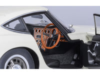 1967 Toyota 2000GT RHD (Right Hand Drive) White 1/18 Model Car by Autoart image 4