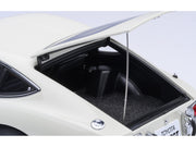 1967 Toyota 2000GT RHD (Right Hand Drive) White 1/18 Model Car by Autoart image 5