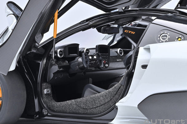 McLaren Senna GTR Silica White with Black Top 1/18 Model Car by Autoart image 3