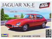 Level 5 Model Kit Jaguar XK-E (E-Type) 1/24 Scale Model by Revell image 4