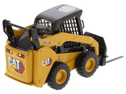 CAT Caterpillar 272D3 Skid Steer Loader with Operator Yellow "High Line" Series 1/32 Diecast Model by Diecast Masters image 4