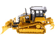 CAT Caterpillar D5 LGP VPAT Track Type Tractor Dozer Yellow with Operator "High Line" Series 1/50 Diecast Model by Diecast Masters image 3