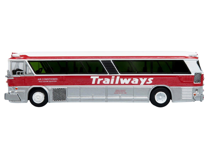 1964 MCI MC-5A Coach Bus "Trailways Chicago" White with Red Stripes "Vintage Bus & Motorcoach Collection" Limited Edition to 504 pieces Worldwide 1/87 (HO) Diecast Model by Iconic Replicas image 2