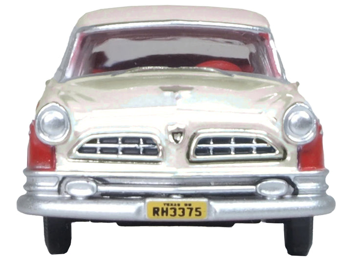 1955 Chrysler New Yorker Deluxe St. Regis Tango Red and Platinum Metallic 1/87 (HO) Scale Diecast Model Car by Oxford Diecast image 2