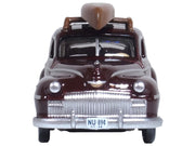 1946 DeSoto Suburban with Roof Rack and Canoe Royal Maroon 1/87 (HO) Scale Diecast Model Car by Oxford Diecast image 2
