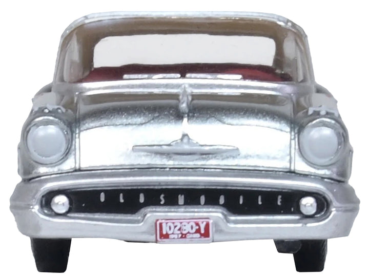 1957 Oldsmobile 88 Convertible (Top-Up) Juneau Gray with White Top and Red Interior 1/87 (HO) Scale Diecast Model Car by Oxford Diecast image 2