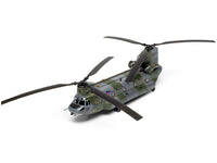 Level 3 Model Kit Boeing Chinook HC.1 Helicopter with 2 Scheme Options 1/72 Plastic Model Kit by Airfix image 4