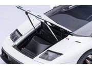 Lamborghini Diablo GTR Impact White 1/18 Model Car by Autoart image 3