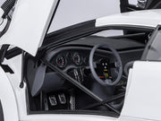 Lamborghini Diablo GTR Impact White 1/18 Model Car by Autoart image 4