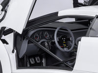 Lamborghini Diablo GTR Impact White 1/18 Model Car by Autoart image 4