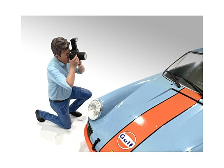 "Photographers" Figure #3 for 1/24 Scale Models by American Diorama image 2