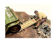 "4X4 Mechanic" Figure 2 with Board Accessory for 1/18 Scale Models by American Diorama image 3