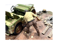 "4X4 Mechanic" Figure 4 for 1/18 Scale Models by American Diorama image 3