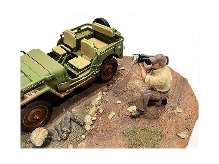 "4X4 Mechanic" Figure 7 for 1/18 Scale Models by American Diorama image 2