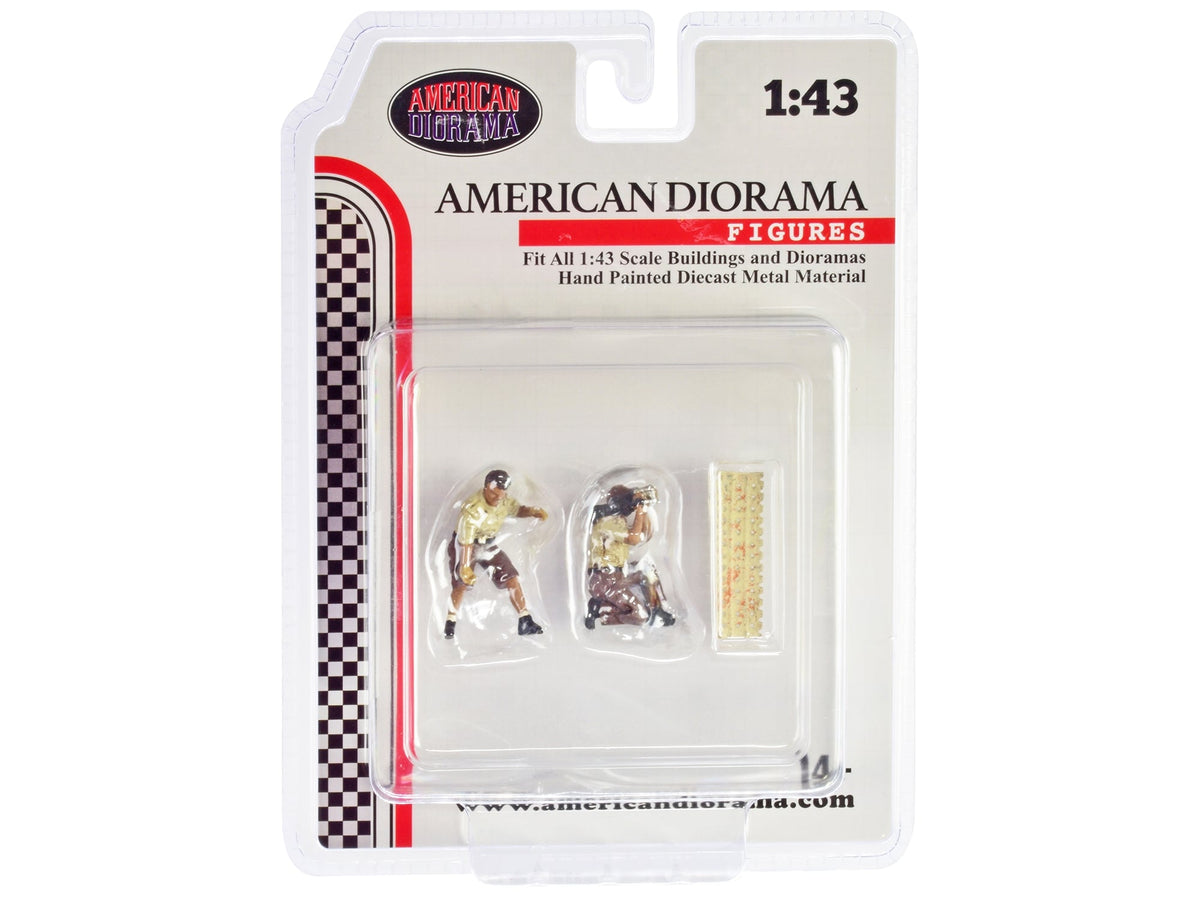 "4X4 Mechanics" 2 Piece Diecast Figure Set 4 for 1/43 Scale Models by American Diorama image 4