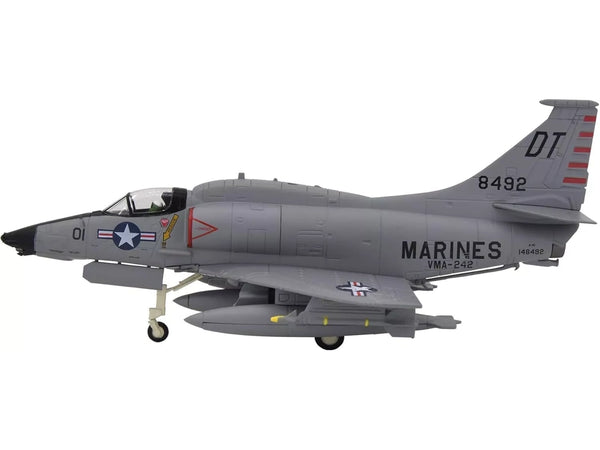 Douglas A-4D Skyhawk Aircraft "VMA-242 Bats NAS Key West 1962 Missile Crisis" United States Marine Corps 1/72 Diecast Model Airplane
