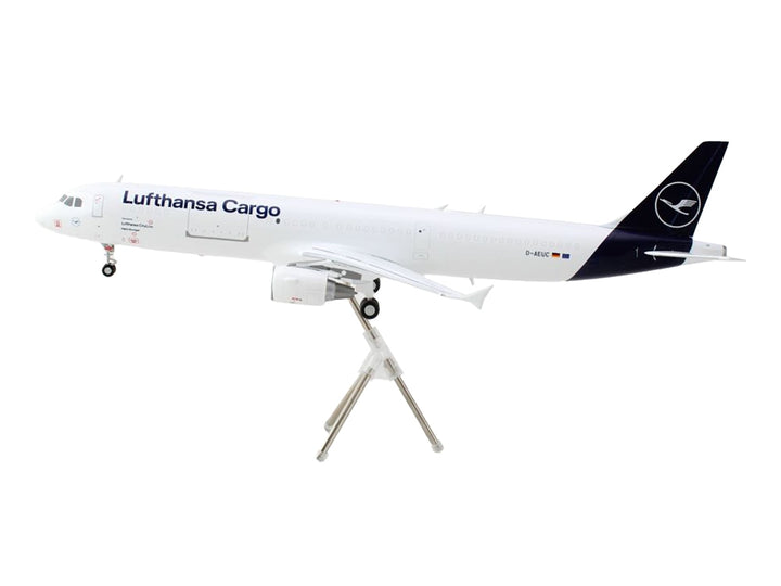 Airbus A321P2F Commercial Aircraft "Lufthansa Cargo" (D-AEUC) White with Blue Tail "Gemini 200" Series 1/200 Diecast Model Airplane by GeminiJets image 2