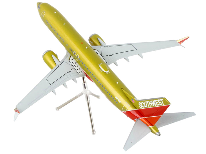 Boeing 737 MAX 8 Commercial Aircraft "Southwest Airlines" Gold and Red "Gemini 200" Series 1/200 Diecast Model Airplane by GeminiJets image 2