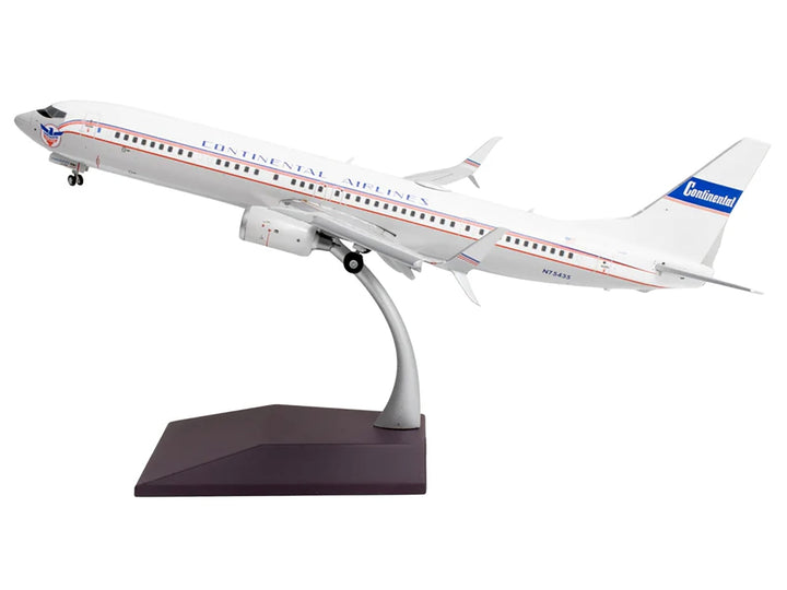 Boeing 737-900ER Commercial Aircraft with Flaps Down "Continental Airlines - United Airlines" (N75435) White with Red and Blue Stripes "Gemini 200" Series 1/200 Diecast Model Airplane by GeminiJets image 2