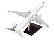 Boeing 737-900ER Commercial Aircraft with Flaps Down "Continental Airlines - United Airlines" (N75435) White with Red and Blue Stripes "Gemini 200" Series 1/200 Diecast Model Airplane by GeminiJets image 3