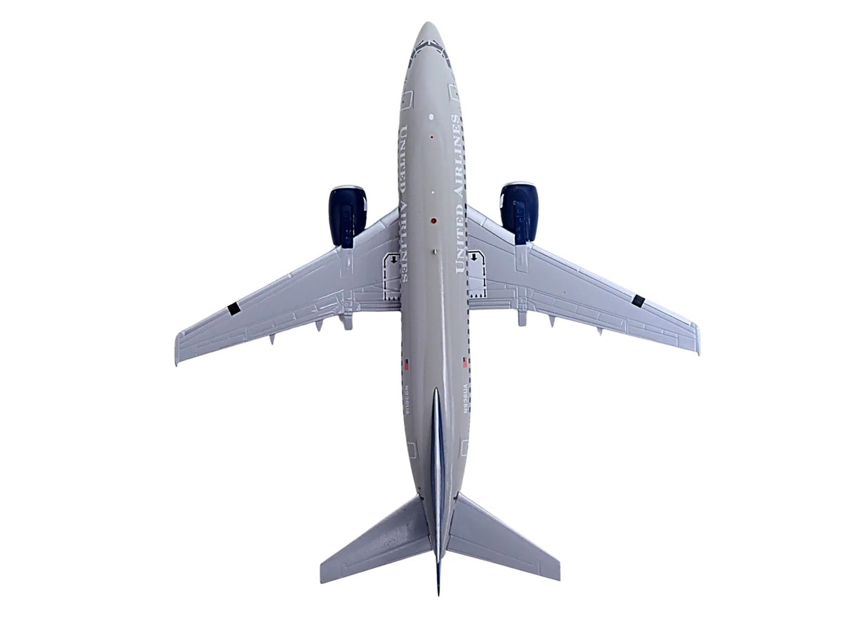 Boeing 737-500 Commercial Aircraft "United Airlines - Classic 737 Series" (N936UA) Gray with Blue Tail "Gemini 200" Series 1/200 Diecast Model Airplane by GeminiJets image 4