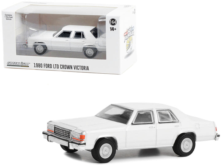 1980-1991 Ford LTD Crown Victoria Police White "Hot Pursuit" "Hobby Exclusive" Series 1/64 Diecast Model Car by Greenlight image 2