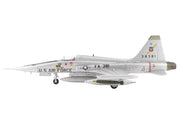 Northrop F-5A Freedom Fighter Aircraft "38381" (1960s) United States Air Force "Air Power Series" 1/72 Diecast Model by Hobby Master image 2