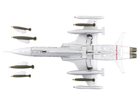 Northrop F-5A Freedom Fighter Aircraft "38381" (1960s) United States Air Force "Air Power Series" 1/72 Diecast Model by Hobby Master image 4