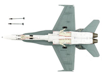McDonnell Douglas F/A-18C Hornet Aircraft "VFA-15 Retro TAC Demo Jet VFA-106 Gladiators" (2017) United States Navy "Air Power Series" 1/72 Diecast Model by Hobby Master image 5