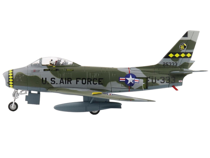 North American F-86F Sabre Fighter Aircraft "25333 461st Fighter Day Squadron West Germany" (1955) United States Air Forces in Europe "Air Power Series" 1/72 Diecast Model by Hobby Master image 2
