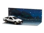 Toyota Sprinter Trueno (AE86) RHD (Right Hand Drive) White with Black Stripes "Takumi Fujiwara & Natsuki Mogi - Initial D" (1995-2013) Manga "Diorama Set Series" 1/64 Diecast Model Car by Hobby Japan image 2