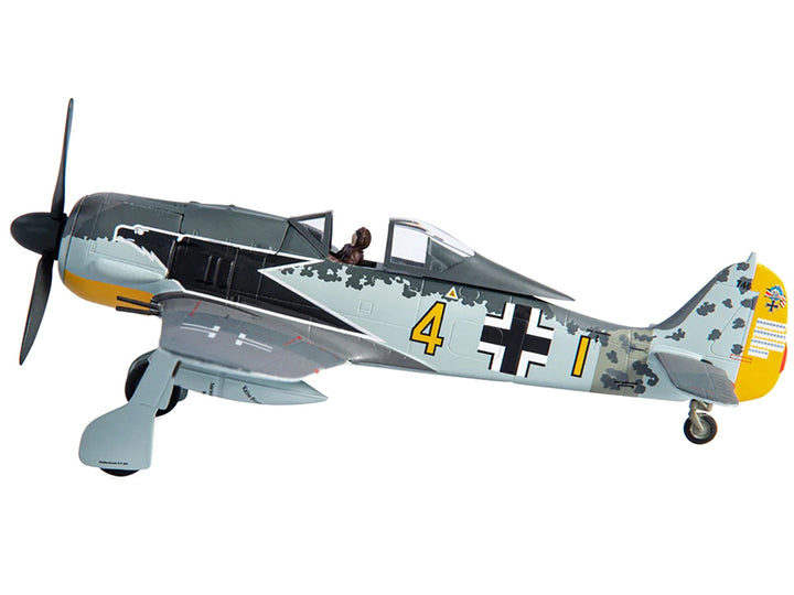 Focke-Wulf FW 190A-4 Fighter Aircraft "Major Siegfried Schnell Luftwaffe JG2 France" (1943) 1/72 Diecast Model by JC Wings
