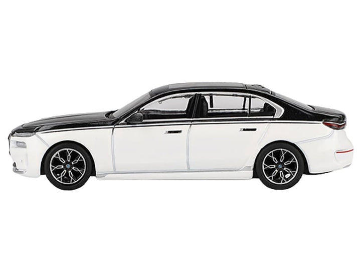 BMW i7 xDrive60 Dravit Alpine White and Black Sapphire Limited Edition 1/64 Diecast Model Car by Mini GT image 2