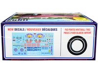 Skill 2 Model Kit 1976 Chevrolet Caprice with Trailer 3-in-1 Kit 1/25 Scale Model by MPC image 2