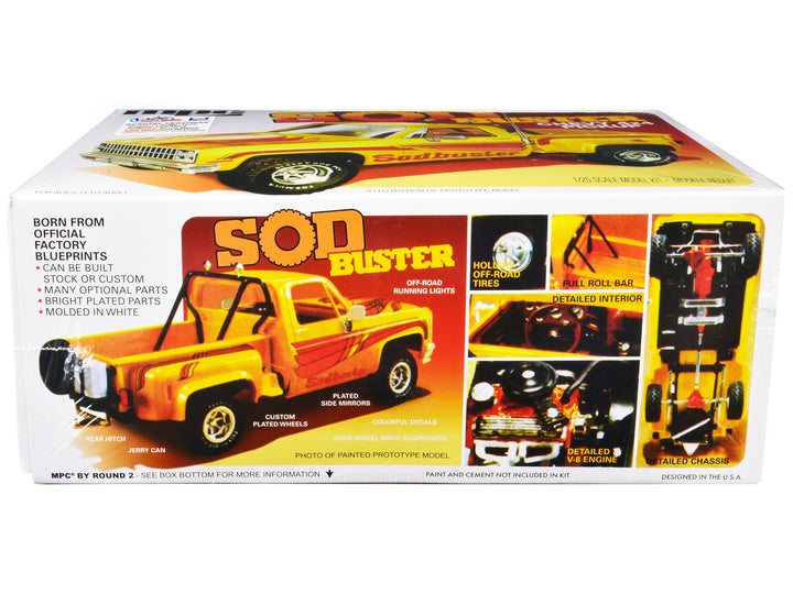 Skill 2 Model Kit 1981 Chevrolet 4x4 Stepside Pickup Truck "Sod Buster" 1/25 Scale Model by MPC image 2