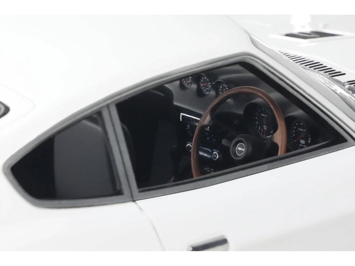 2015 Nissan PANDEM Fairlady Z RHD (Right Hand Drive) White Limited Edition to 2000 pieces Worldwide 1/18 Model Car by Otto Mobile image 2