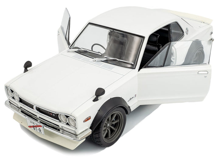 1970 Nissan Skyline (C10) Hakosuka RHD (Right Hand Drive) White 1/18 Diecast Model Car by Solido image 2
