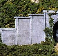 Woodland Scenics C1258 Concrete Retaining Wall - HO Scale - product image