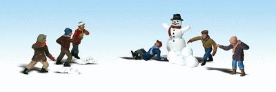 Woodland Scenics A1894 Snowball Fight - HO Scale - product image