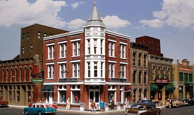 Woodland Scenics BR5039 Davenport Department Store - Built & Ready - HO Scale - product image