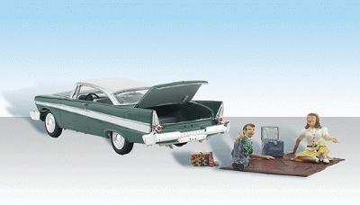 Woodland Scenics HO Scale Parked for a Picnic Scene – A5552– product image