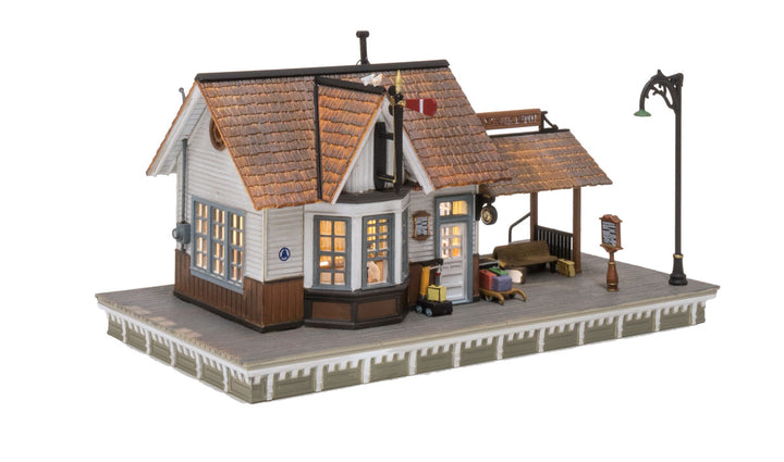 Woodland Scenics BR4942 The Depot, N scale, front view.