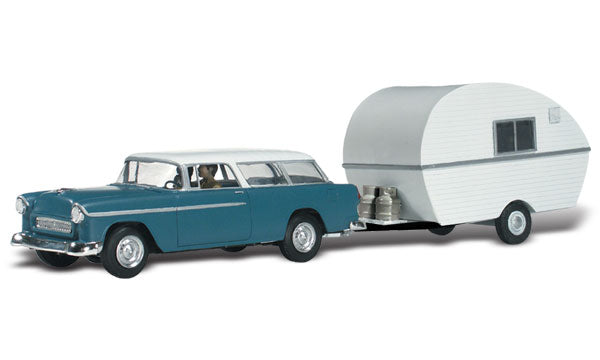 Woodland Scenics AS5328 Thompson's Travelin' Trailer N scale model: blue station wagon with white travel trailer