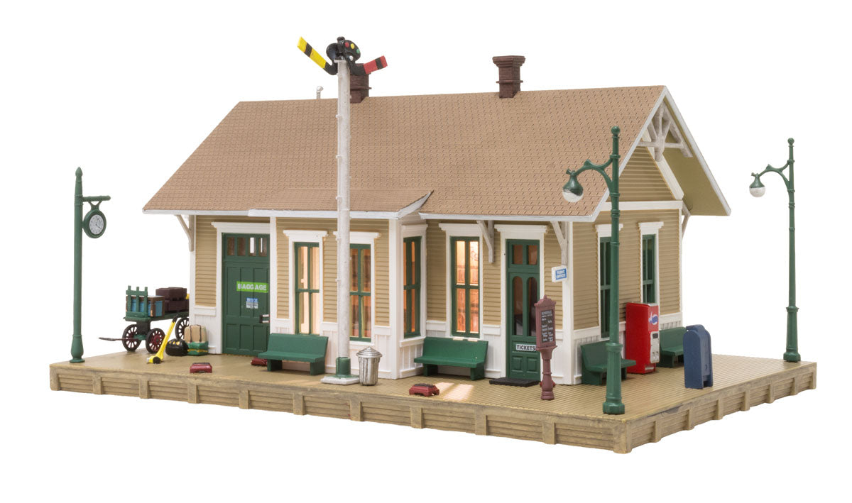 Woodland Scenics BR5023 Dansbury Depot HO scale built-up station, front platform view.