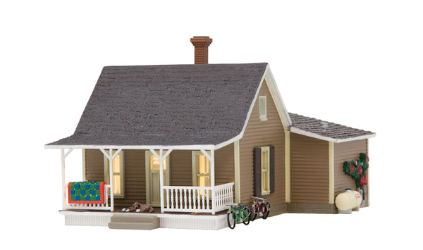 Woodland Scenics BR5027 HO scale Granny's House front view