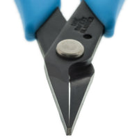 Xuron 485FN Flat Nose Pliers with Smooth Duckbill Jaws, close-up of the working tips