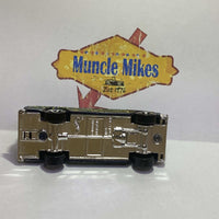2000 Hot Wheels “Attack Pack” Series MANTIS #3 1979 Ford F-150 pickup truck with camper shell - BARGAIN BIN!