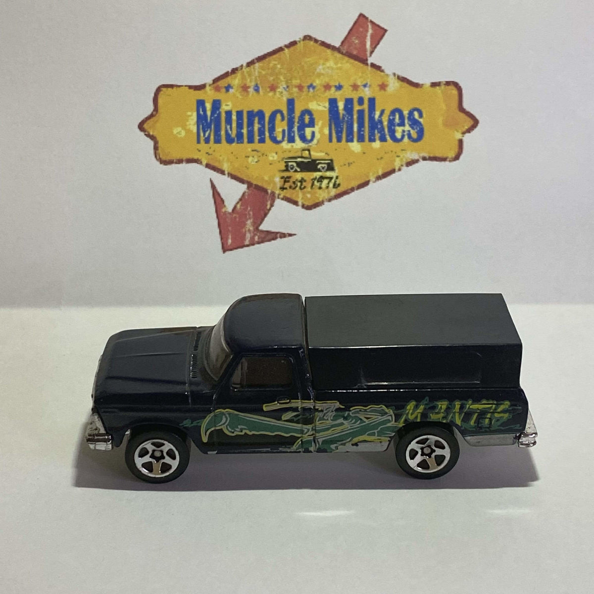 2000 Hot Wheels “Attack Pack” Series MANTIS #3 1979 Ford F-150 pickup truck with camper shell - BARGAIN BIN!